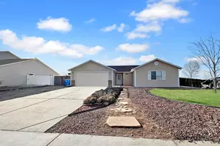 22 Roundhouse St, Montrose, CO 81401 - Photo 1