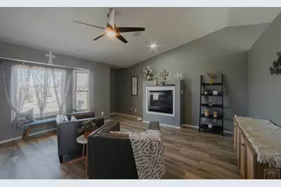 917 S Sterling Ln, Pueblo, CO 81007 - Photo 2