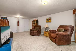 2932 8th Ave, Pueblo, CO 81008 - Photo 48