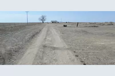 41824 Undercliff Rd, Avondale, CO Under - Photo 2