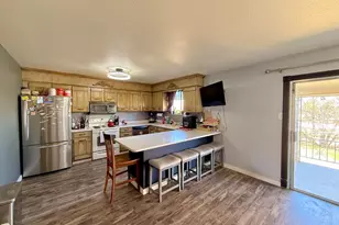 110 Encino Dr, Pueblo, CO 81005 - Photo 8