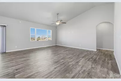 1187 E Ivanhoe Dr, Pueblo, CO 81007 - Photo 6