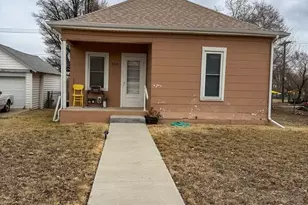 813 Edison Ave, La Junta, CO 81050 - Photo 2