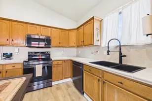 366 N Earl Pl, Pueblo West, CO 81007 - Photo 10