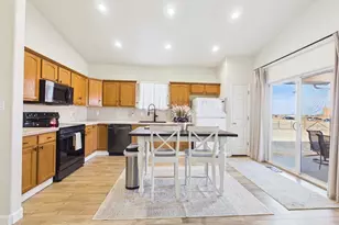 366 N Earl Pl, Pueblo West, CO 81007 - Photo 8