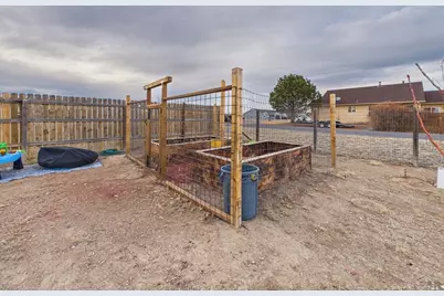 366 N Earl Place, Pueblo West, CO 81007 - Photo 34