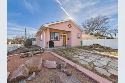 902 W 15th St, Pueblo, CO 81003 - Photo 2