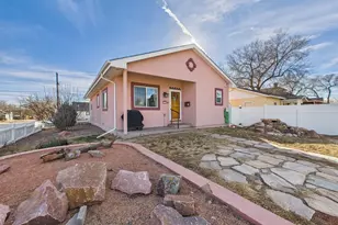 902 W 15th St, Pueblo, CO 81003 - Photo 2