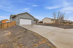 830 S Blakeland Dr, Pueblo West, CO 81007 - Photo 2