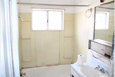 1019 E 10th St, Pueblo, CO 81001 - Photo 6