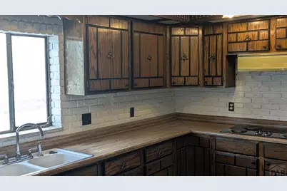 1910 E 8th St, Pueblo, CO 81001 - Photo 6