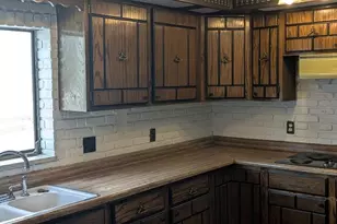 1910 E 8th St, Pueblo, CO 81001 - Photo 6