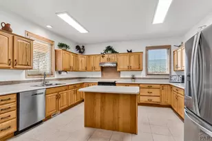 2064 Iris Rd, Pueblo, CO 81006 - Photo 10