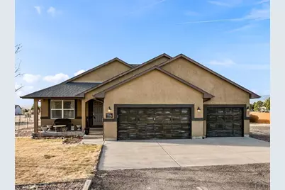 1140 W Shenandoah Dr, Pueblo West, CO 81007 - Photo 1