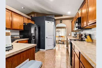 1140 W Shenandoah Dr, Pueblo West, CO 81007 - Photo 8