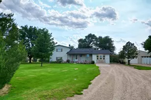 145 Liberty Ct, Las Animas, CO 81054 - Photo 2