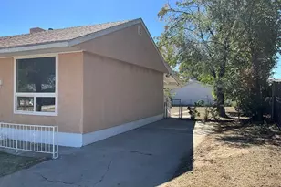 72 Hanson Ln, Pueblo, CO 81001 - Photo 2