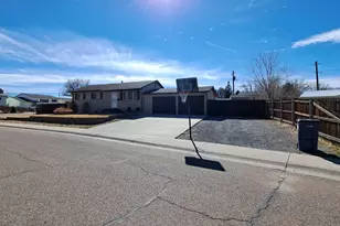 33 Wasatch, Pueblo, CO 81005 - Photo 2