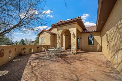 995 S Linden Pl, Pueblo West, CO 81007 - Photo 2