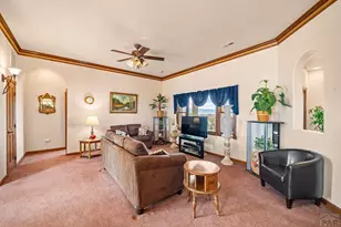 995 S Linden Pl, Pueblo West, CO 81007 - Photo 10