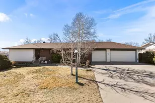 4007 Hillside Dr, Pueblo, CO 81008 - Photo 2