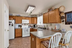 594 S Hook Dr, Pueblo West, CO 81007 - Photo 8