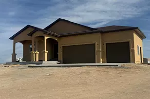 366 N Desert Cove Dr, Pueblo West, CO 81007 - Photo 1