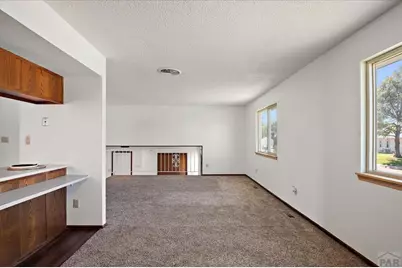 208 Starlite Dr, Pueblo, CO 81005 - Photo 8