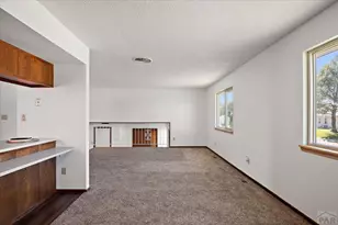 208 Starlite Dr, Pueblo, CO 81005 - Photo 8