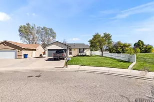 190 Kingsley Ave, Pueblo, CO 81005 - Photo 2