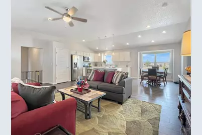 439 N Mitford Dr, Pueblo West, CO 81007 - Photo 14