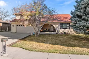 7 Alta Loma Dr, Pueblo, CO 81005 - Photo 1