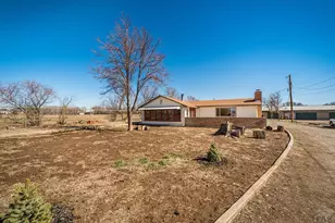 302 Meade Ave, Pueblo, CO 81001 - Photo 2