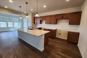 2201 Sunrise Ln, Pueblo, CO 81008 - Photo 2