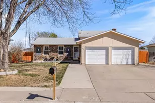14 Crestaloma Dr, Pueblo, CO 81005 - Photo 1