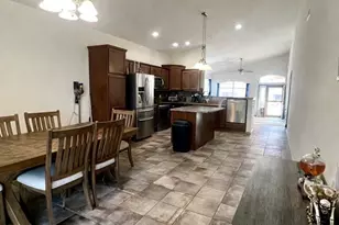 964 Peachcrest Dr, Pueblo, CO 81005 - Photo 8