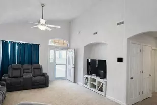 964 Peachcrest Dr, Pueblo, CO 81005 - Photo 2