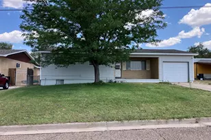 915 Maple Ave, La Junta, CO 81050 - Photo 2