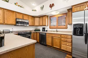 1006 Olivecrest Dr, Pueblo, CO 81005 - Photo 10