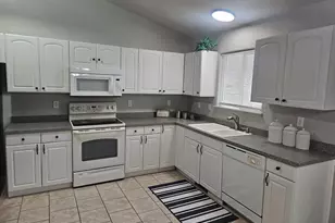 323-325 W Magpie Ln, Pueblo West, CO 81007 - Photo 6