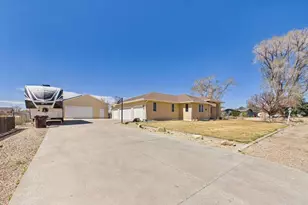 1079 Lynn Dr, Pueblo, CO 81006 - Photo 2