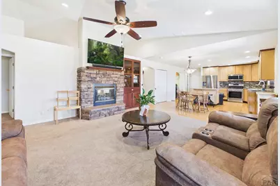 1079 Lynn Dr, Pueblo, CO 81006 - Photo 14