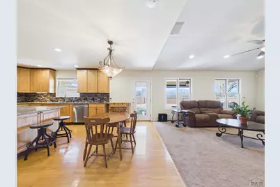 1079 Lynn Dr, Pueblo, CO 81006 - Photo 8