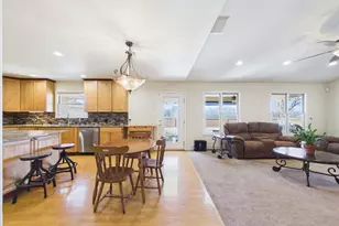 1079 Lynn Dr, Pueblo, CO 81006 - Photo 8