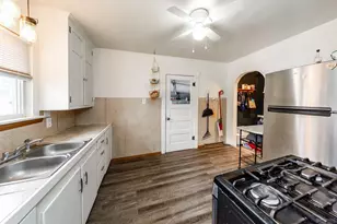 2035 Pine St, Pueblo, CO 81004 - Photo 14