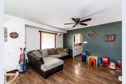 2035 Pine St, Pueblo, CO 81004 - Photo 10