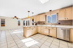 27 Trent Ct, Pueblo, CO 81005 - Photo 8