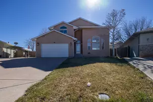 27 Trent Ct, Pueblo, CO 81005 - Photo 1