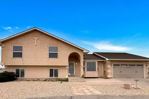 407 Birchwood Dr, Pueblo West, CO 81007 - Photo 1