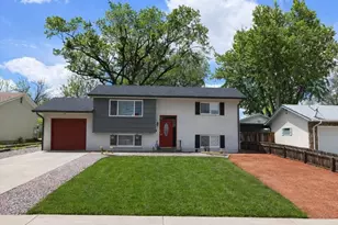 2111 Vinewood Ln, Pueblo, CO 81005 - Photo 1